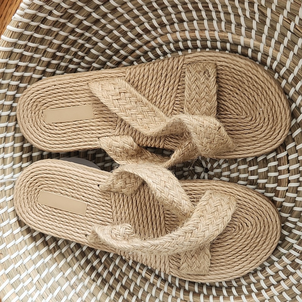 Slippers US 8 - 8.5
